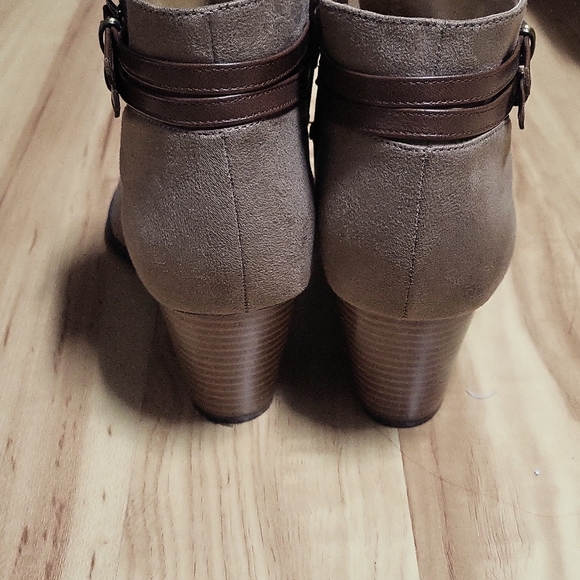 Tan Block heel Lifestride women's Jezebel Micro Suede Ankle boots. US 8 1/2 M - Picture 4 of 7